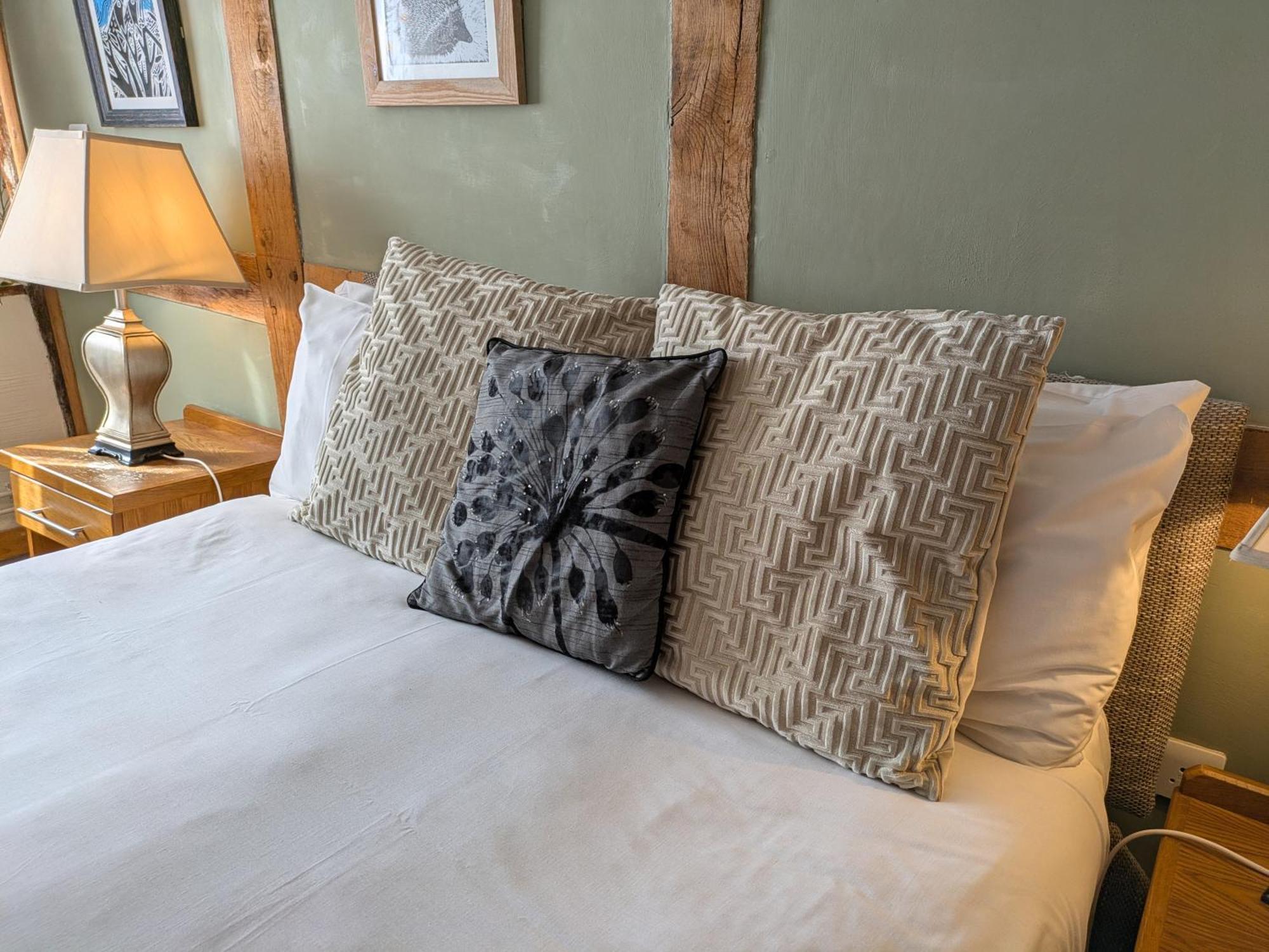 Hotel Seven Stars Ledbury Esterno foto