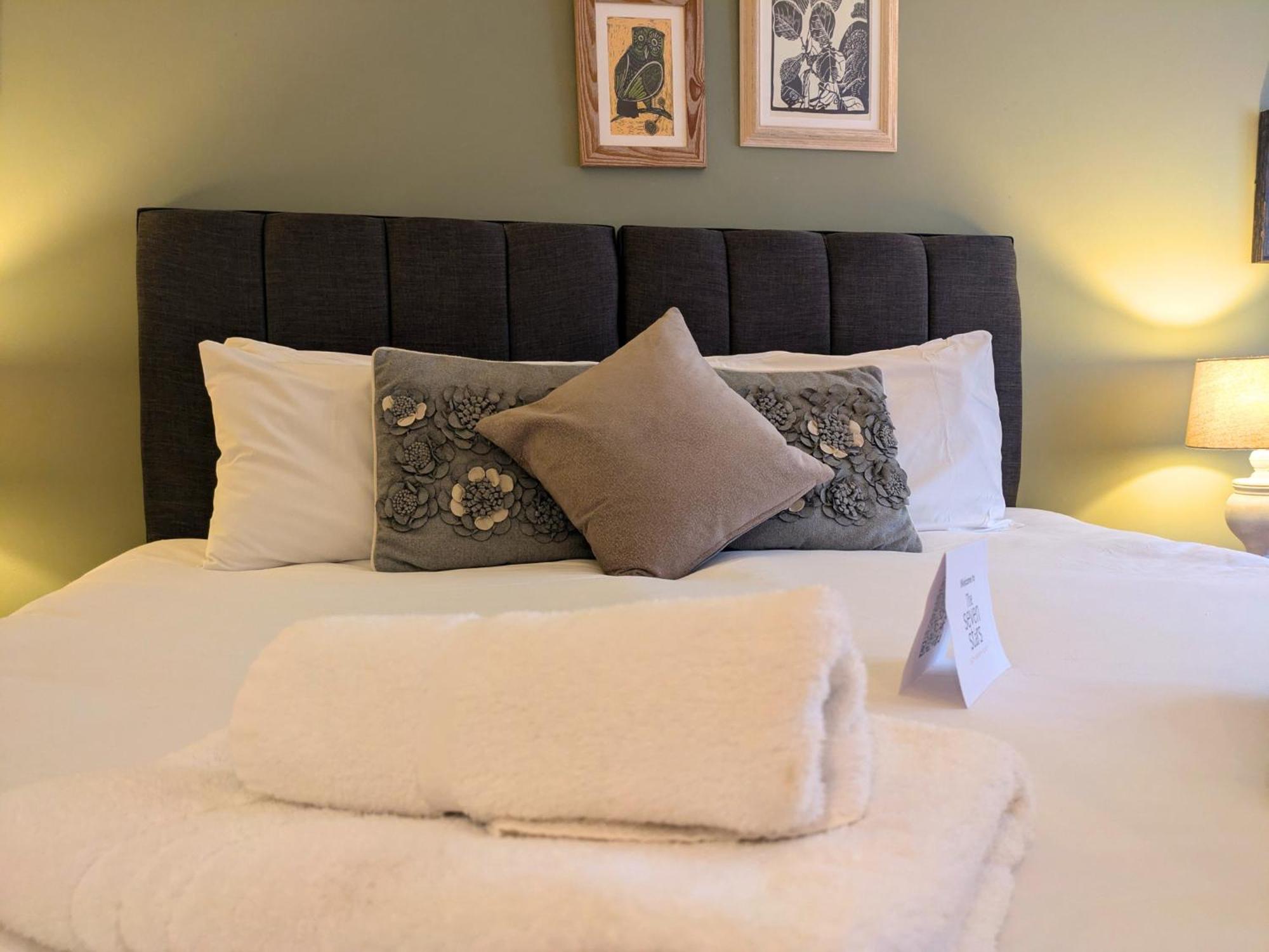 Hotel Seven Stars Ledbury Esterno foto