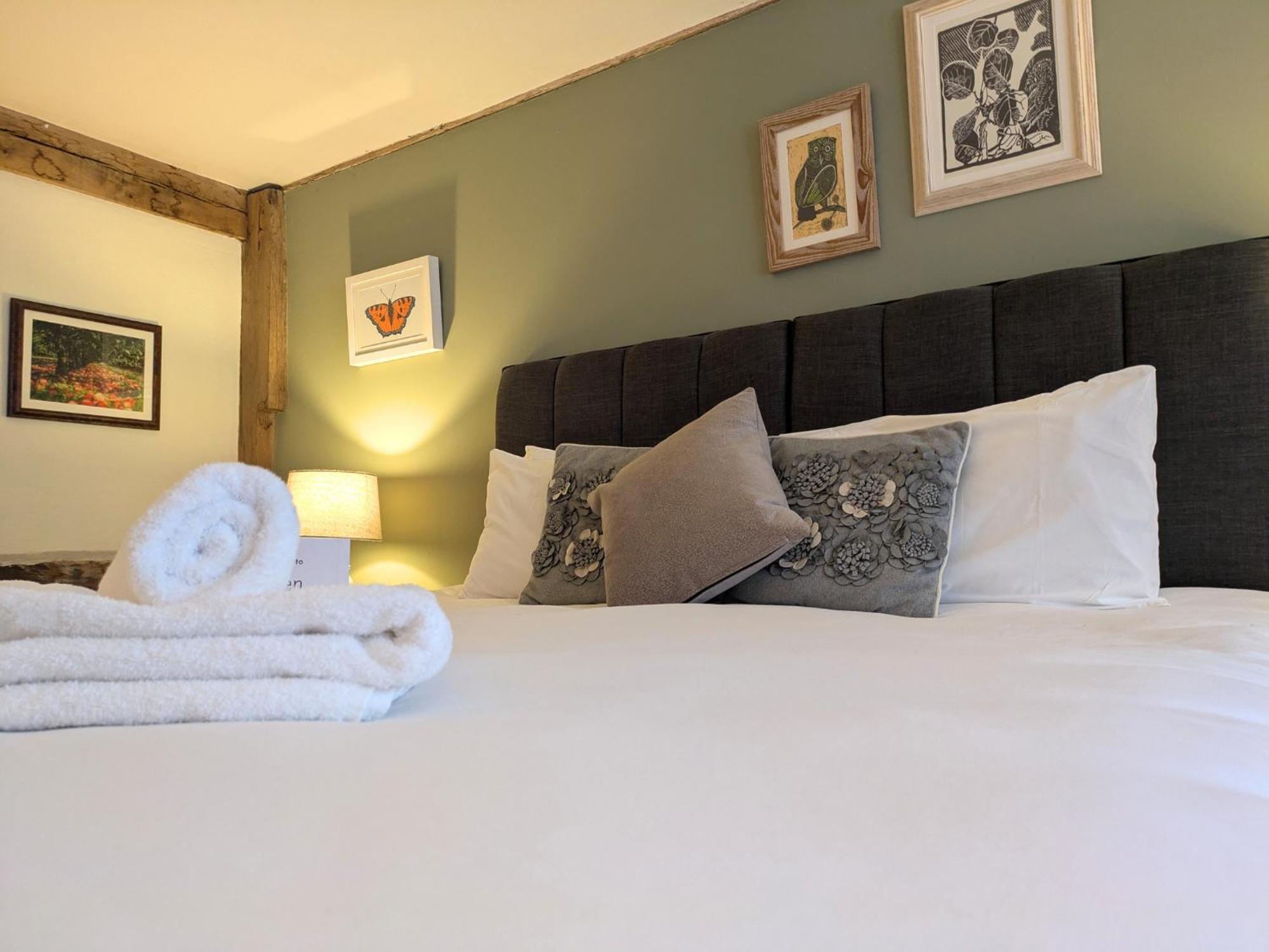 Hotel Seven Stars Ledbury Esterno foto